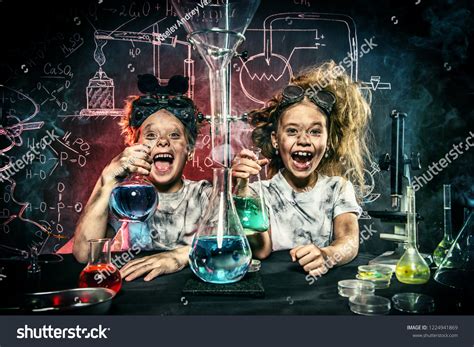 Funny School Children Doing Experiments LaboratoryẢnh có sẵn1224941869 ...