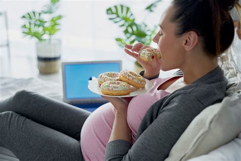 Craving Ice During Pregnancy: Everything You Need to Know | Sarah Remmer