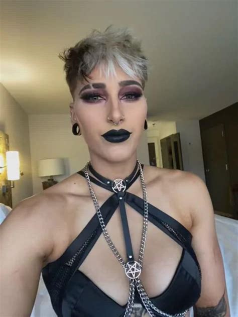 I’m in a Rhea Ripley jerk group on Snapchat rn if u wanna join plz send me ur snap it’s so hot ...