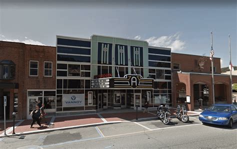 The Appalachian Theater, Boone, NC, USA ・ popular.pics ・ Viewer for Reddit