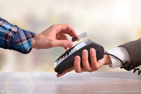 招行信用卡刷几笔可以免年费 减免年费规定是刷卡6次 - 趣智分享