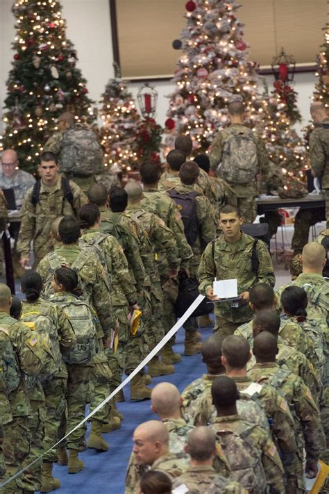 More than 40,000 Army trainees take to the air and roads this holiday ...