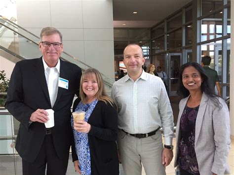 Charles Schwab Office Photos | Glassdoor