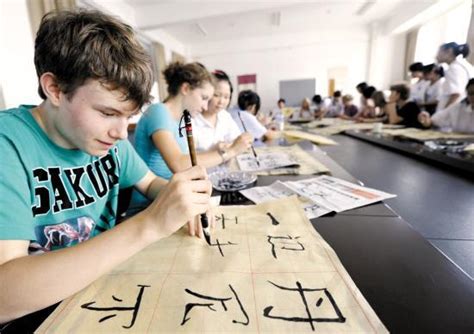 赴美汉语教师梁蕾：教中国文化比教汉语更重要