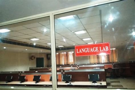 BBDIT College of Pharmacy Ghaziabad Campus: Photos, Virtual Tour