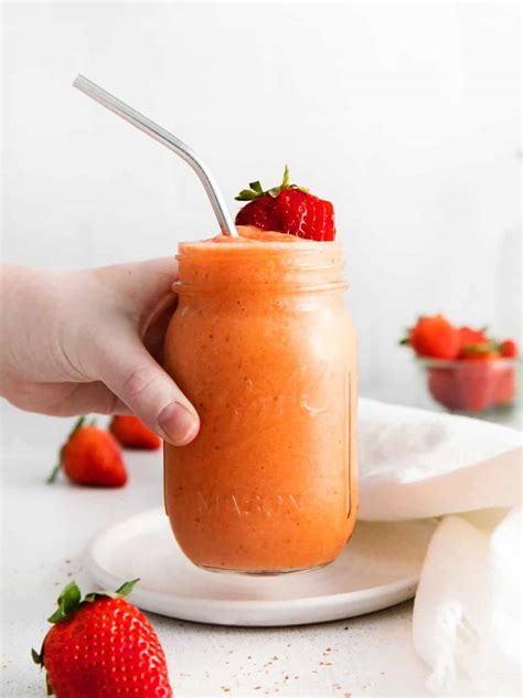Strawberry Mango Smoothie Recipe - The Cookie Rookie®