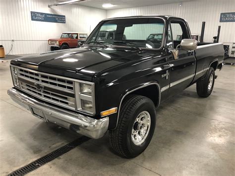 1986 Chevy Trucks 3,982 Original Miles! 1986 Chevy Silverado | Barn