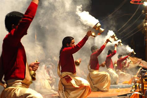 Evening Ganga Aarti Tour including Boat Ride in Varanasi | Sunshine ...
