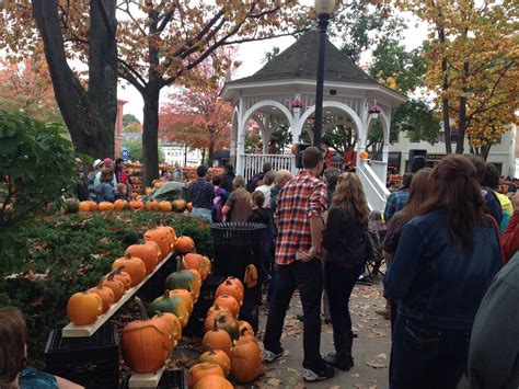Pumpkin Festival in Keene, NH | Pumpkin festival, Pumpkin, New england