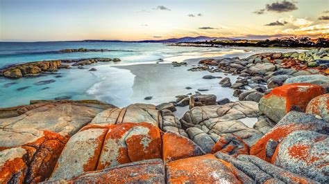Bay of Fires ranging from Binalong Bay to Eddystone Point, Tasmania in ...