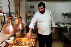 cucine da incubo prima stagione cucine da incubo a maggio la seconda stagione con cucine da incubo prima stagione cucine da incubo a maggio la seconda stagione con