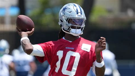 Joe Milton provoca risas al hacer que su compañero de equipo de los ...