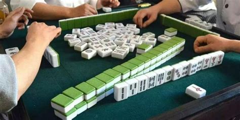 疫情风暴眼的扬州棋牌室：可容纳上百张牌桌_手机新浪网