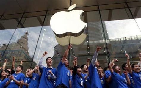 苹果市值突破三万亿美元，最新财年iPhone销售近两千亿美元！_凤凰网视频_凤凰网