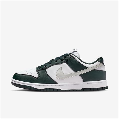 Green Nike Dunk. Nike.com