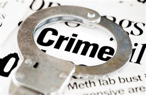 Hamirpur: पंचायत प्रतिनिधियों ने नशा करते पकड़े 2 युवक और एक युवती ...