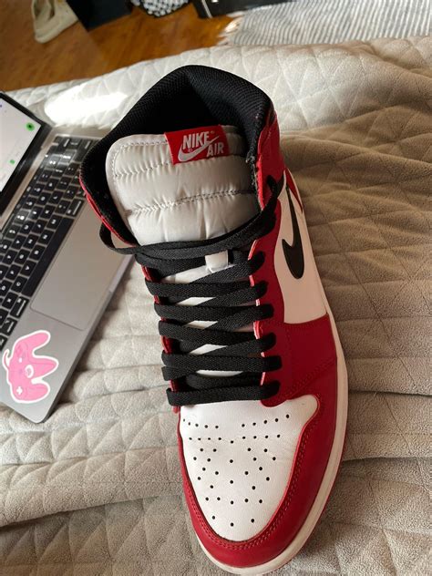I have had these Jordan 1 Chicagos(GD BATCH) for 2 months and they have ...