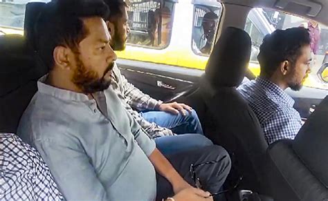 ED questions Ex-Karnataka Minister Nagendra's wife in Valmiki ...