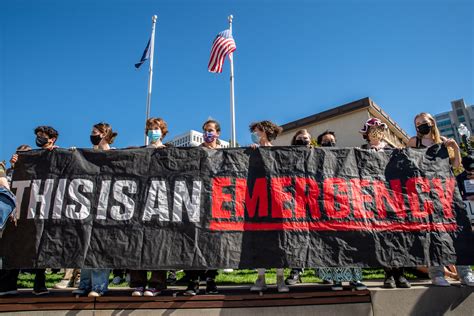 Thousands of high schoolers march through Portland to fight global ...