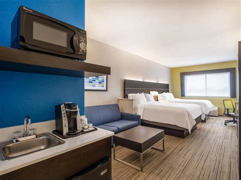Holiday Inn Express & Suites Beaumont Nw Parkdale Mall Guest Room ...