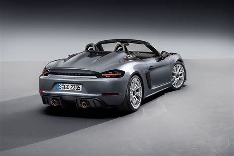 Porsche Recalls 718 and 911 Models Equipped With Centerlock Wheels Due ...