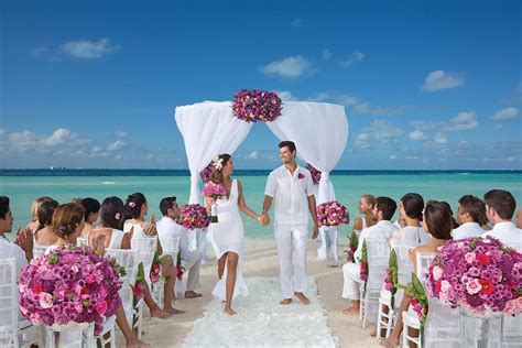Dreams Sands Cancun Resort & Spa Weddings | 2025 Costs