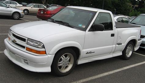 2002 Chevrolet S-10 LS ZR2 - Extended Cab Pickup 4.3L V6 4x4 auto 6.1 ft Bed