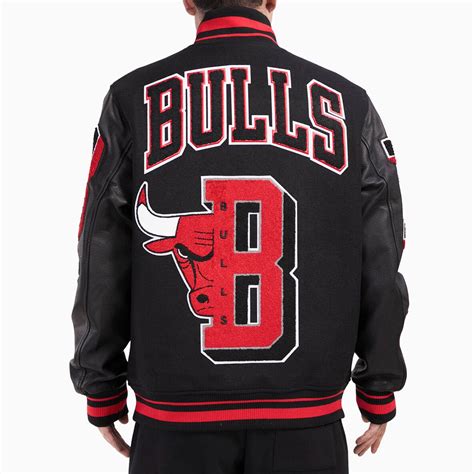 Pro Standard Men's Chicago Bulls Logo NBA Varsity Jacket