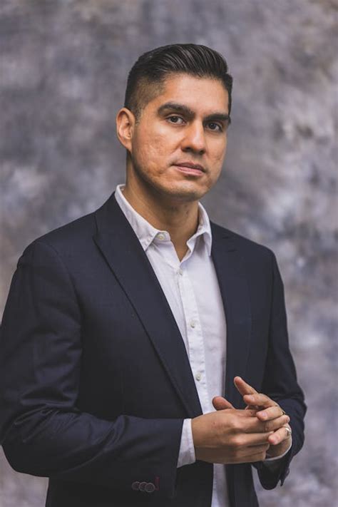 Profile Suit Man 的图像结果