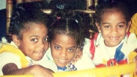 Zoe Saldana Sisters Gap Ad