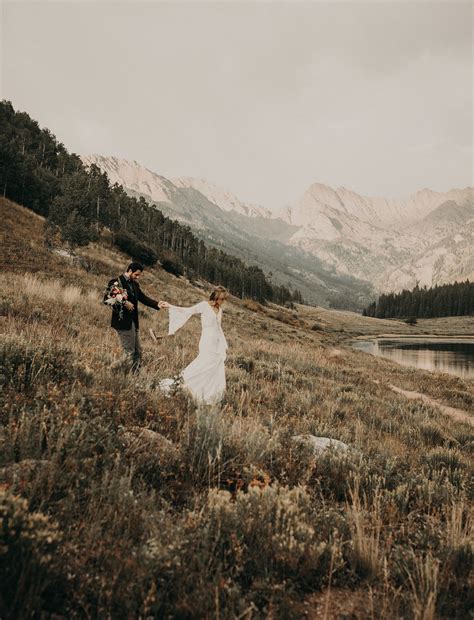 Boho Vintage Mountain Wedding | Deco Weddings
