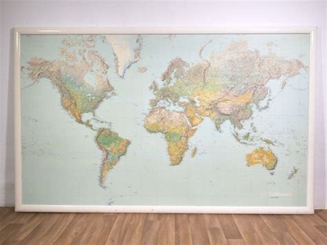 Large Framed World Map 的图像结果