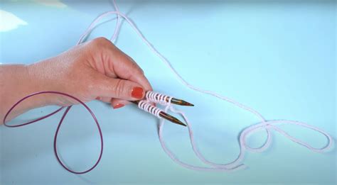 What Is Magic Loop Method in Knitting 的图像结果