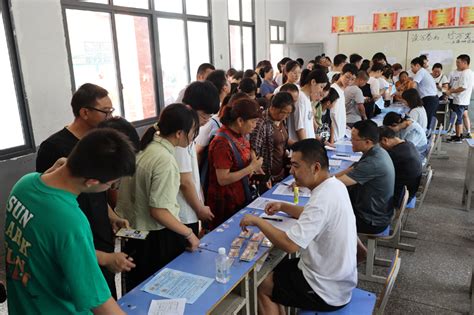 宜都市二中：2023级高一新生入学报到 - 三峡宜昌网