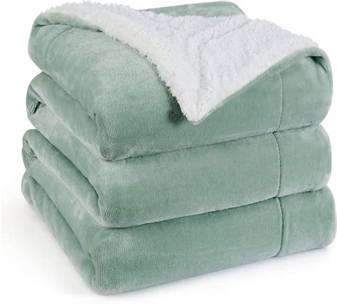 Amazon.com: Bedsure GentleSoft Sherpa Fleece Blanket Queen Size for Bed ...