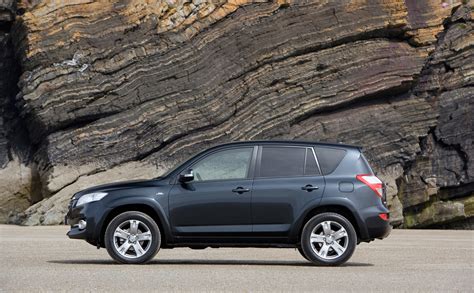 Toyota introduces restyled 2010 RAV4