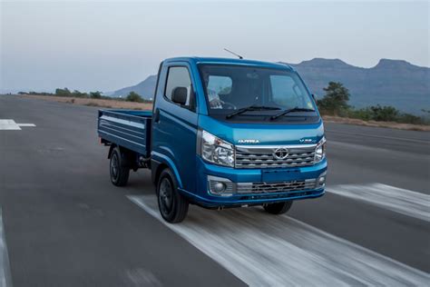 Tata Motors: Tata Motors launches new Intra compact truck | Auto News ...