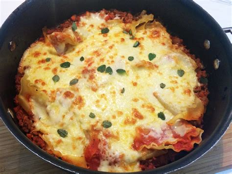 Cheesy One-Pan Lasagne Recipe - Mumslounge