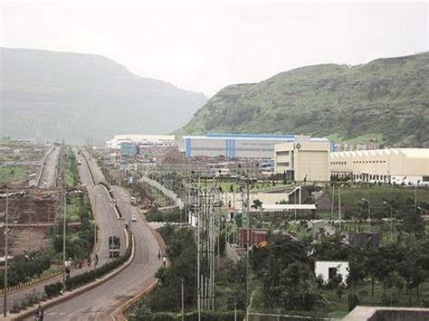 Over 280 units in SEZs operational to manufacture pharmaceuticals ...