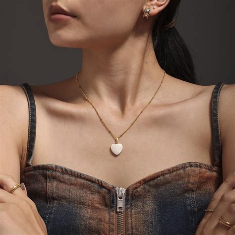 Top 7 Reasons Why 18K Gold-Plated Jewellery is the Perfect Gift