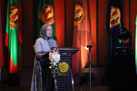 Kementerian Pendayagunaan Aparatur Negara dan Reformasi Birokrasi - Wisuda UNPAD T.A 2024/2025