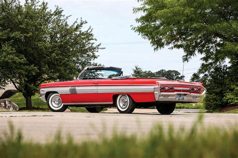 Oldsmobile Starfire Convertible в кузове 3667 1962 года выпуска. Фото 3. VERcity