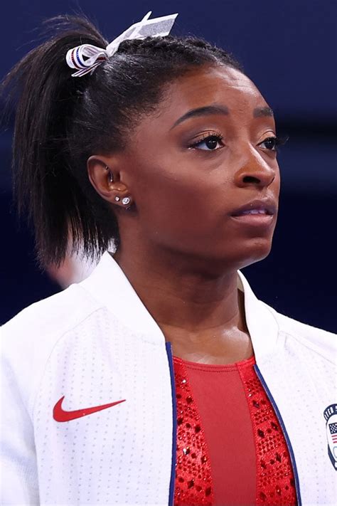 Simone Biles’s Bio, Age, Relationships, Latest Buzz, Photos & Videos
