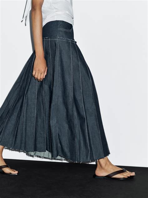 Denim midi skirt with box pleats · Dark Blue · Skirt | Massimo Dutti