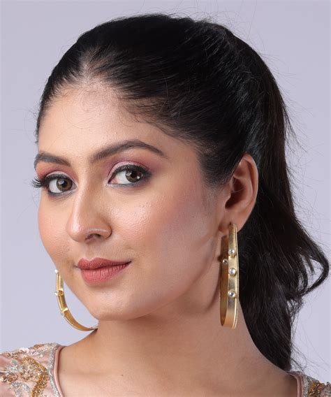 Oval Shaped Hoops – The Bling Girll