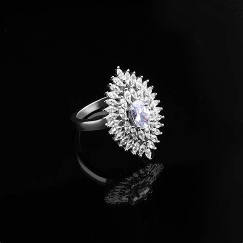 The Influence of Music and Movies on Fashion and Jewelry – Be Sunset