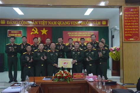 Đồng chí Thiếu tướng Nguyễn Hữu Ngọc - Tư lệnh Binh đoàn 12 thăm và làm ...