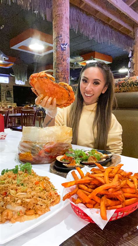 Massive Dungeness Crab @ Wild Crab in Garden Grove, CA - Ta-Daa!