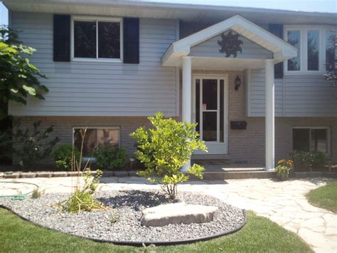 Eye Popping Curb Appeal for Your Raised Ranch in Mississauga