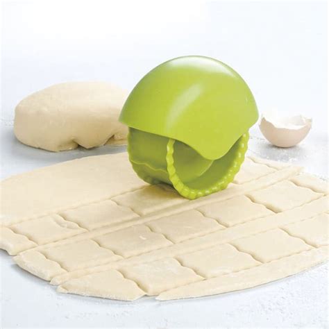 Konghyp Ergonomic Manual Wheeled Pie Crust Cutter - Handheld Dough ...